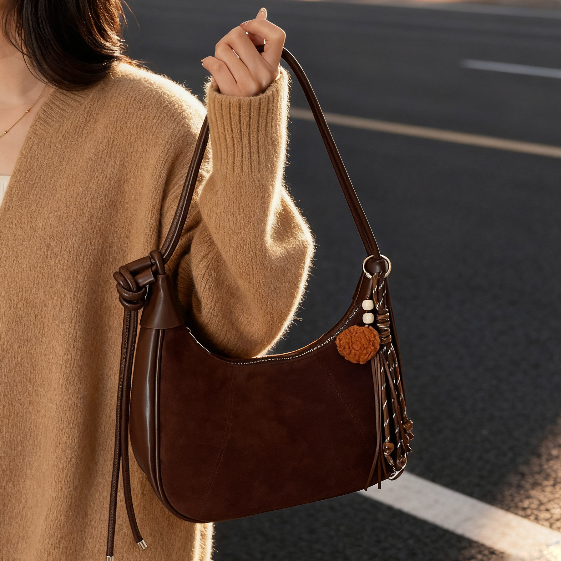 超火小众包包女2025新款休闲百搭单肩腋下包女士复古麂皮绒斜跨包,箱包皮具/热销女包/男包,腋下包,淘宝优惠券,粉丝福利购,淘宝优惠卷