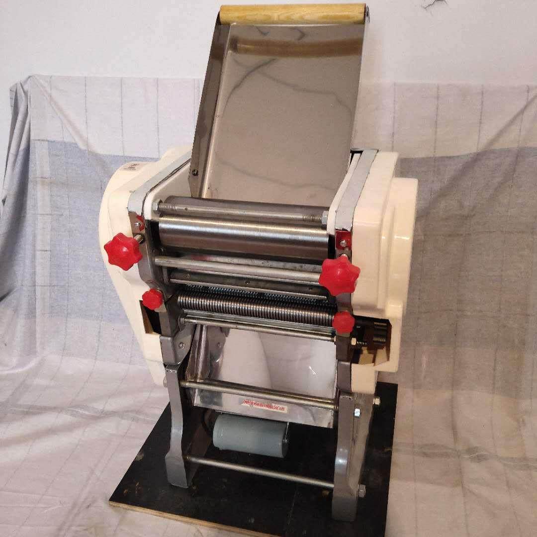 50-7电动商用揉面机面条机压面机配有多种规格面刀