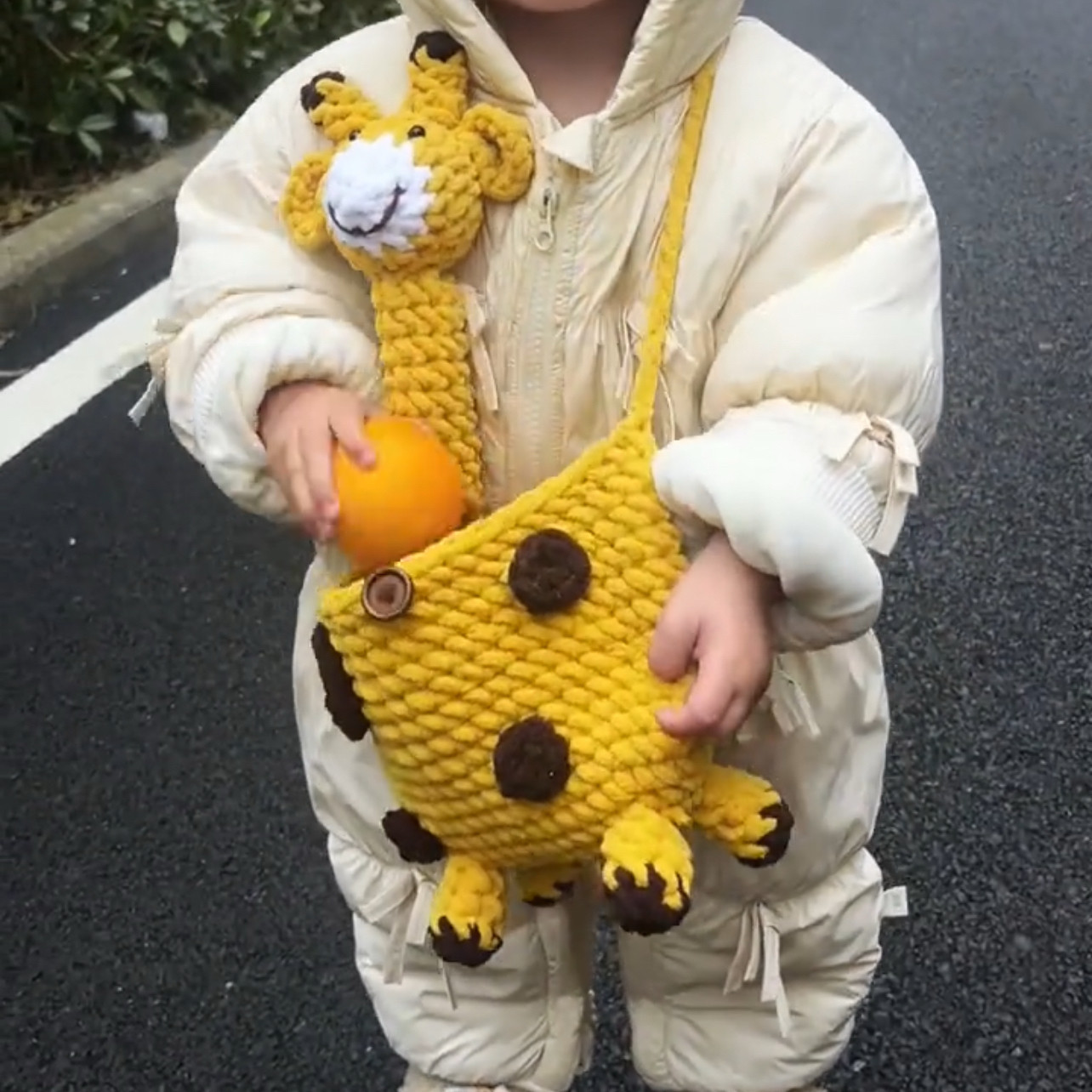 小动物系列斜挎包儿童手工毛线冰条线钩织长颈鹿新款2025斜跨包