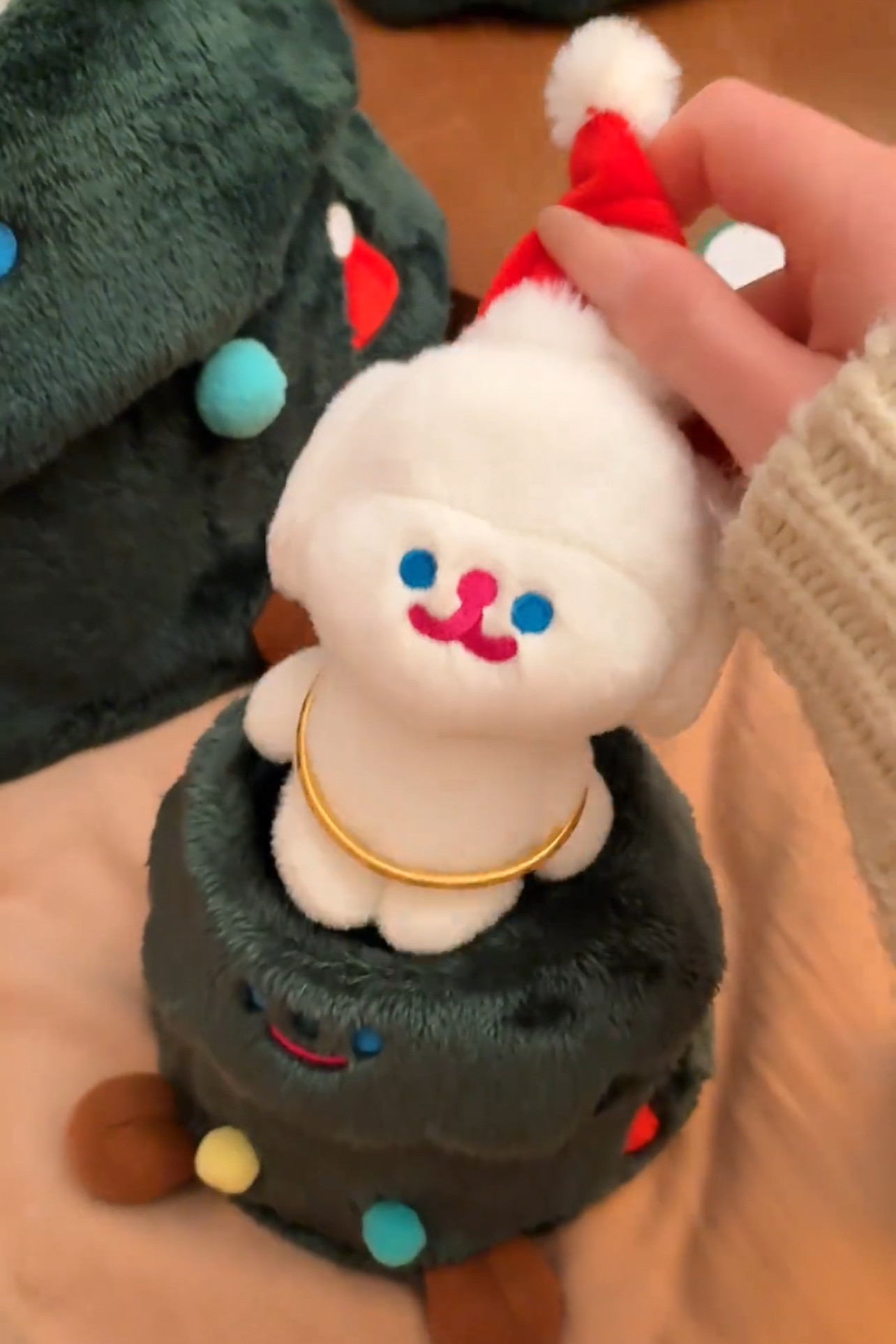 圣诞树公仔可爱小狗狗新款2025节日氛围感装饰品圣诞节送女友礼物