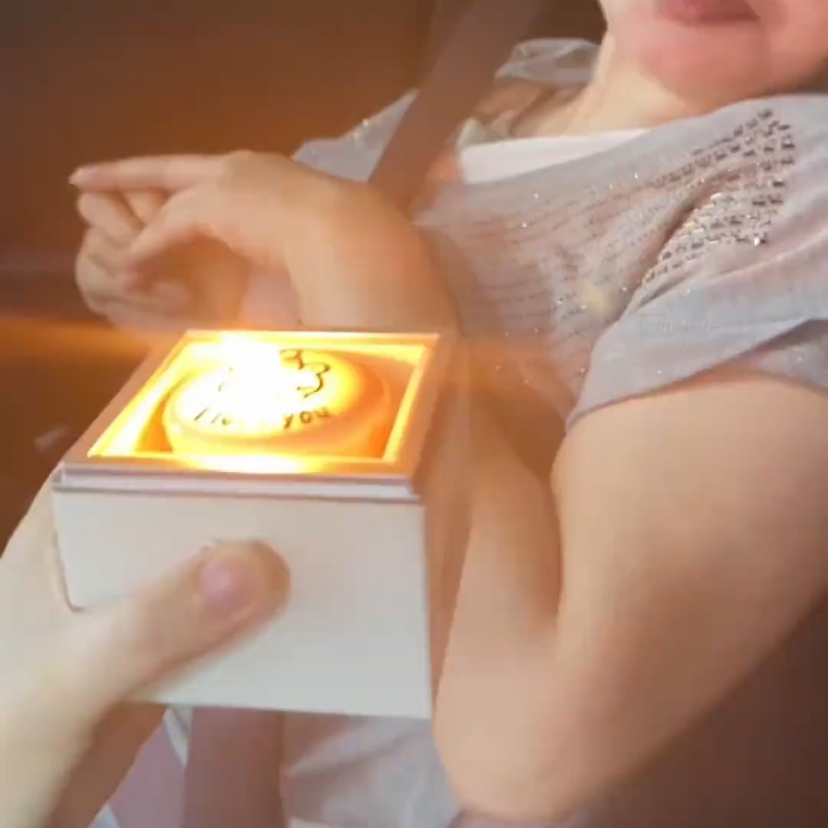 惊喜盒子小熊旋转礼物蛋糕蜡烛戒指情人节礼物新款2025送女友