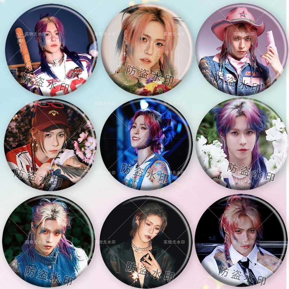 ONER岳岳岳明辉粉丝应援周边吧唧镭射徽章痛包挂件胸针送朋友礼物