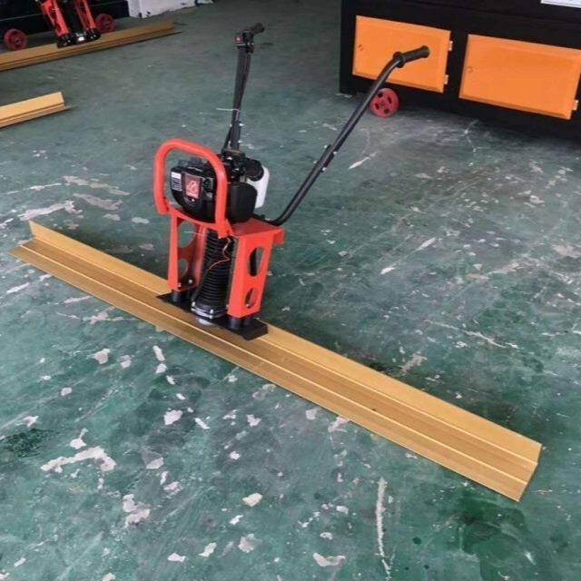 道路地面施工混凝土振平尺四冲程风冷汽油平地机手扶式路面振捣尺