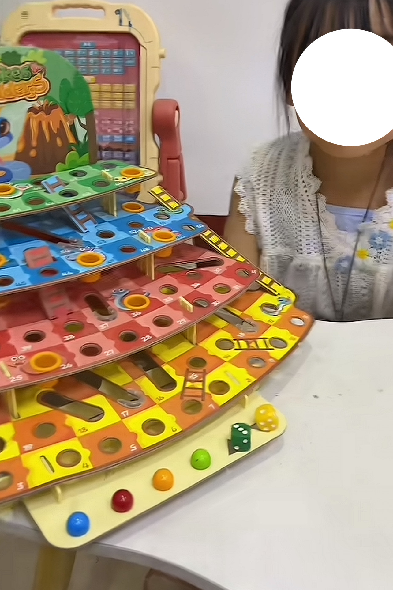彩色飞行棋儿童桌面游戏亲子益智玩具立体蛇梯棋小蛇爬楼梯互动性