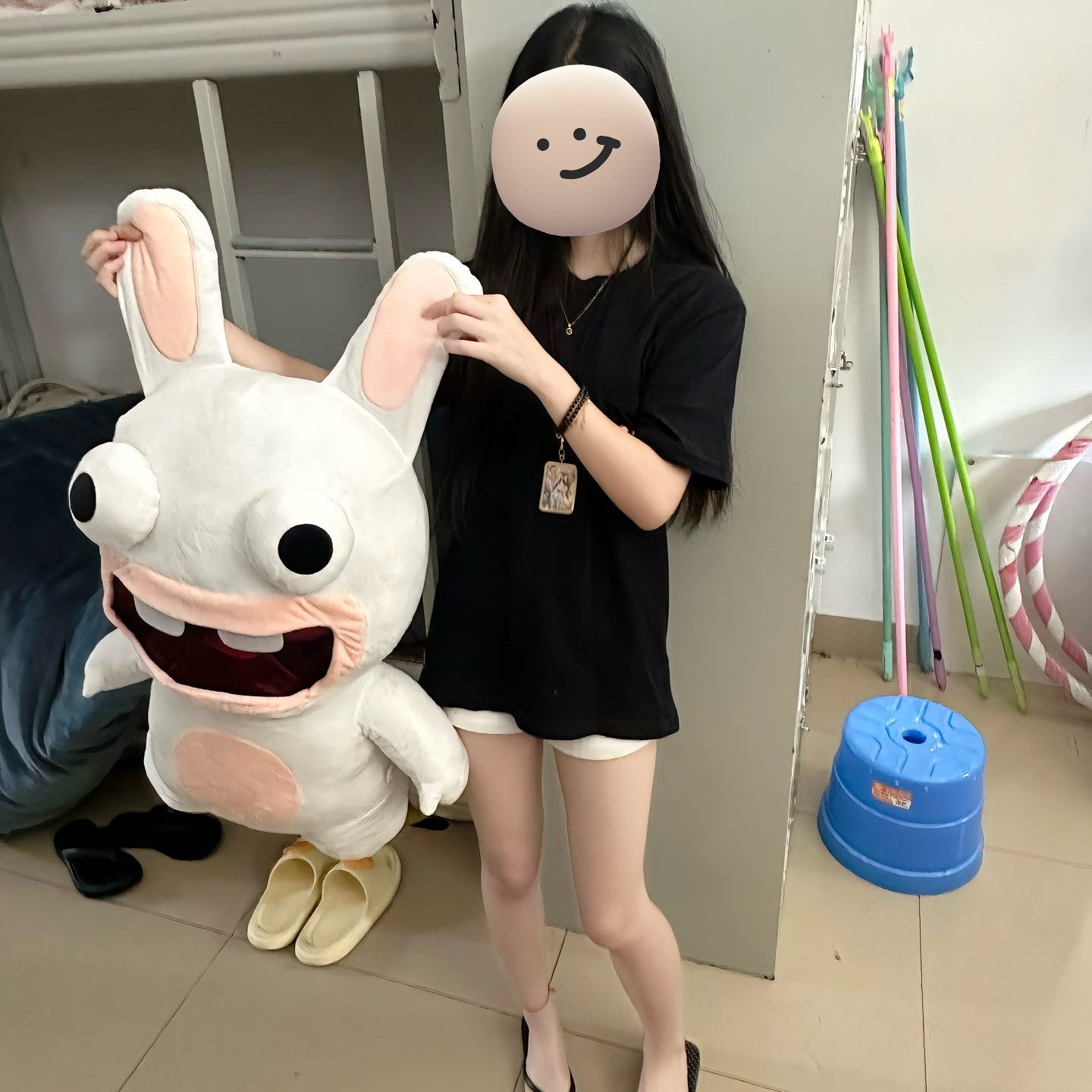抽象丑萌厚唇送女友毛绒玩具玩偶可爱大眼龅牙兔公仔趣味玩具礼物