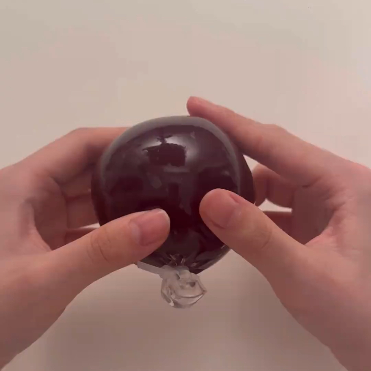 新款趣味玩具2025手工制作薄荷黑巧脆皮抽管扎带解压手作球