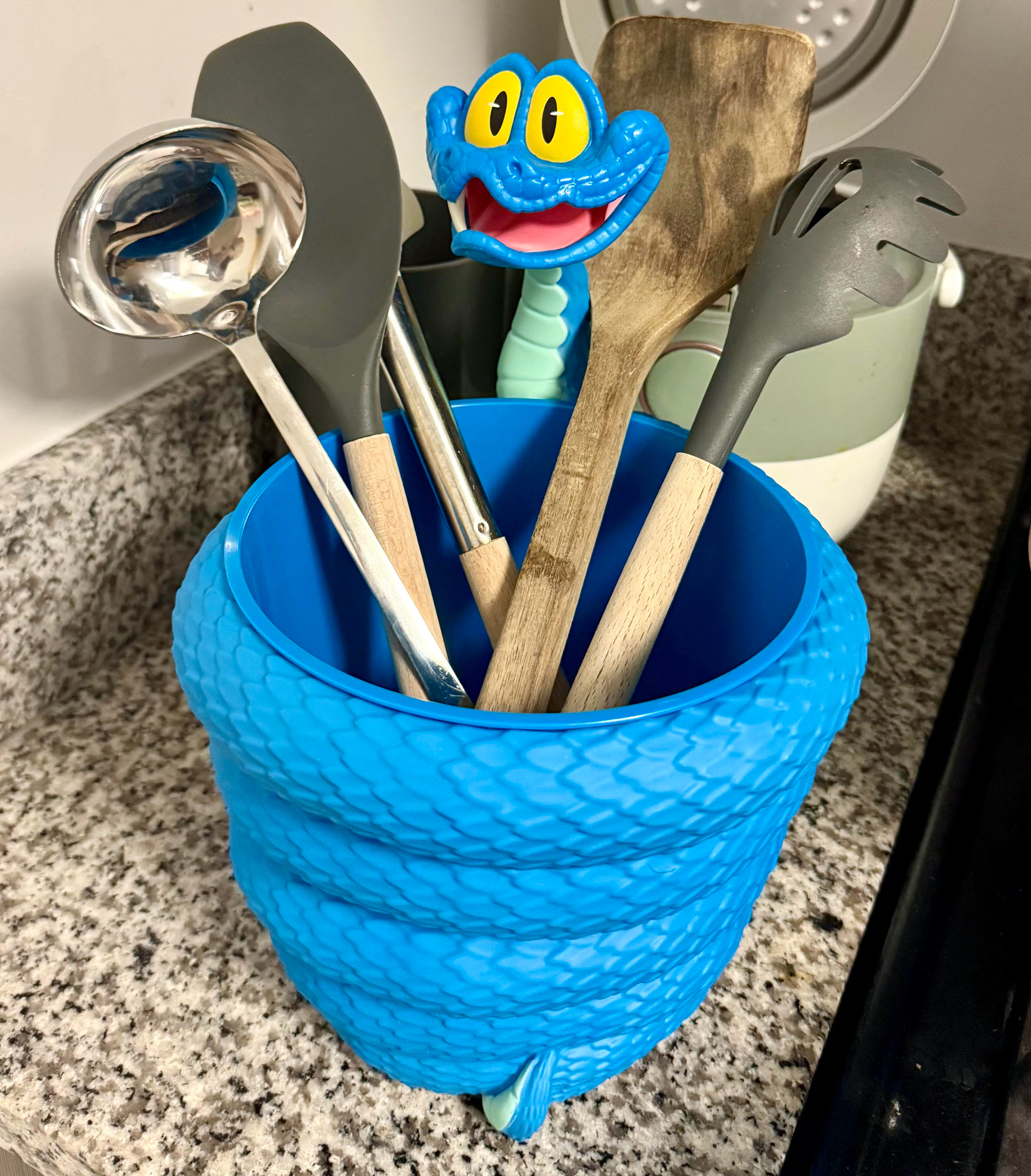 新款电影同款爆米花桶小蓝蛇创意潮玩公仔摆件家用杂物收纳桶动物