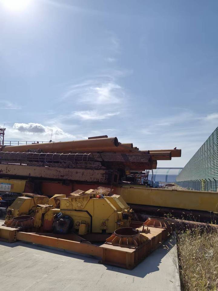 11月18日连云港港区预制厂已拆除报废龙门吊网络拍卖公告