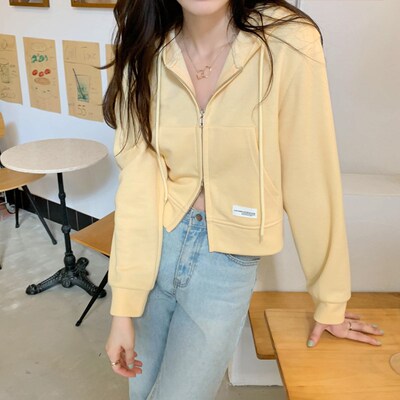 鹅黄色卫衣女150小个子穿搭高腰短款奶黄色连帽拉链开衫短外套秋