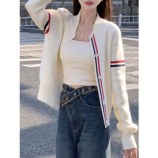 学院风白色毛衣开衫女秋韩系短款穿搭宽松慵懒风针织衫外套上衣