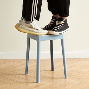 北欧加厚塑料凳子仿藤编塑料椅子家用餐椅网红餐厅等位凳子休闲椅