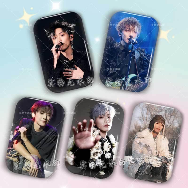 郑润泽演唱会周边胸针粉丝应援异形方形吧唧徽章礼物痛包挂件装饰