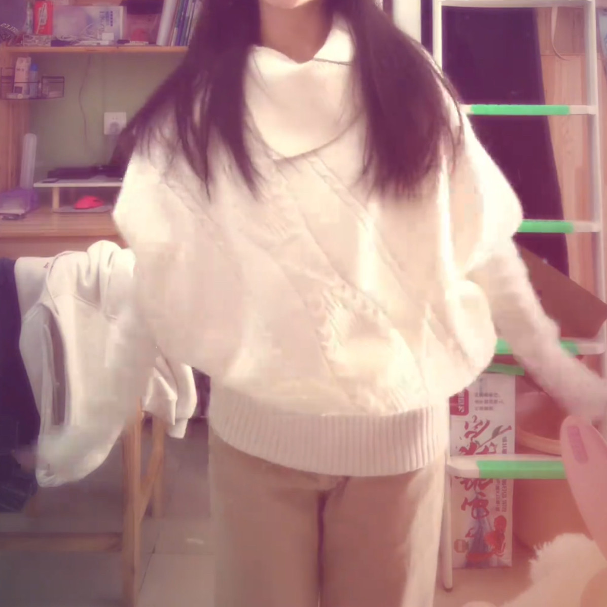 白色新款软糯不规则翻领毛衣女秋冬新款慵懒风宽松设计感针织上衣,女装/女士精品,毛衣,淘宝优惠券,粉丝福利购,淘宝优惠卷