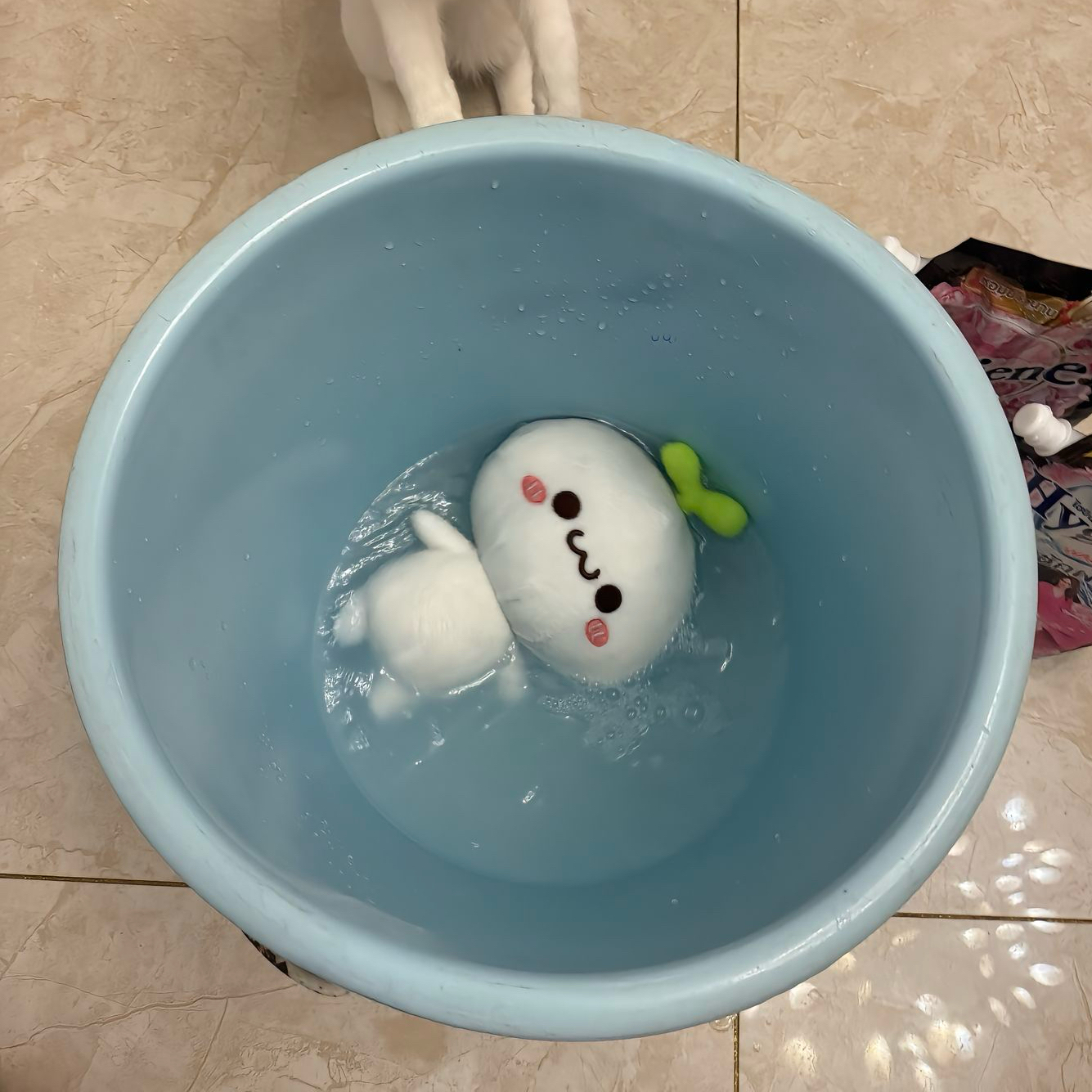 白色小草抱枕女生睡觉布娃娃可爱大玩偶软毛绒玩具公仔棉花娃娃