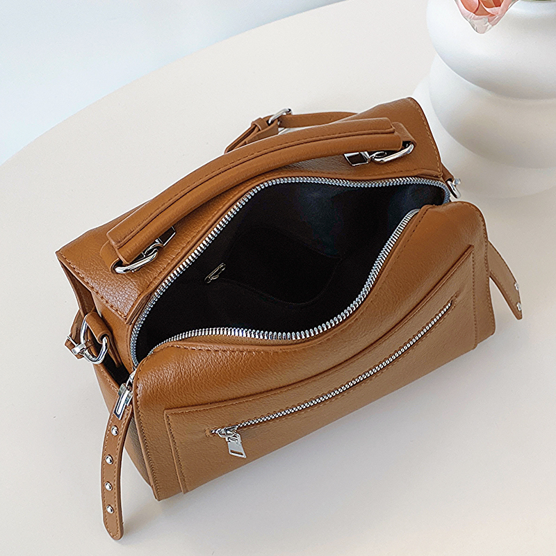 高级感爆款小众包包女士2023新款潮时尚单肩手提包百搭斜挎小方包