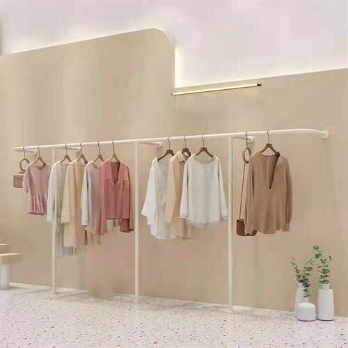奶油风服装店上墙不锈钢奶白色服装E展示架陈列架男女童装店挂衣