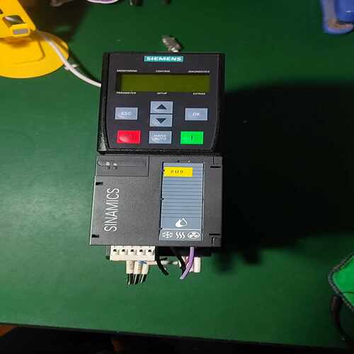 (议价)3Kw变频器，型号6SL3220-1YD18-0U