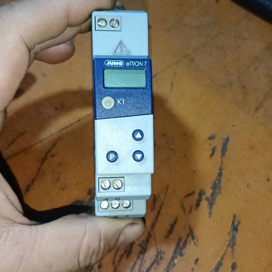 德国JUMO久茂 eTron T温控器701050821（基数电子）