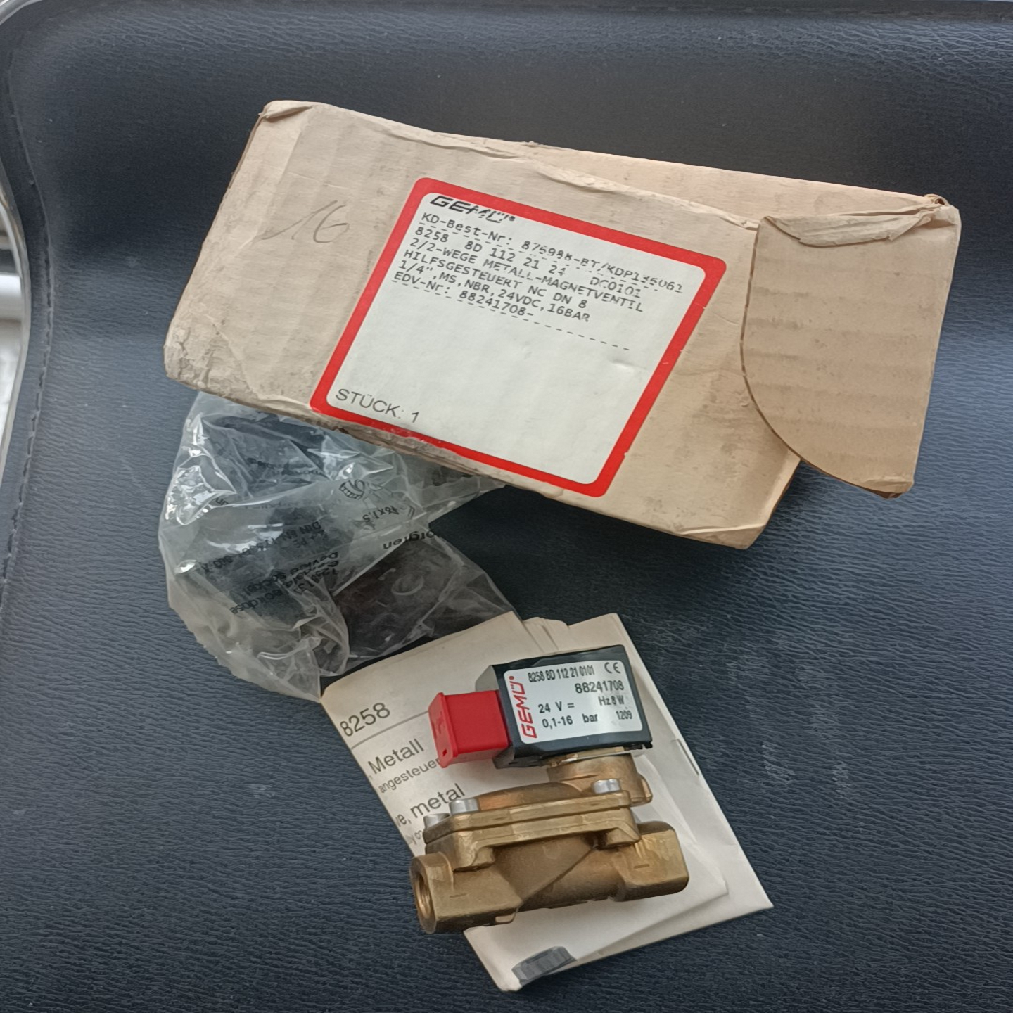 Gemu 盖米电磁阀 8258 8D 112 21 0101{议价}