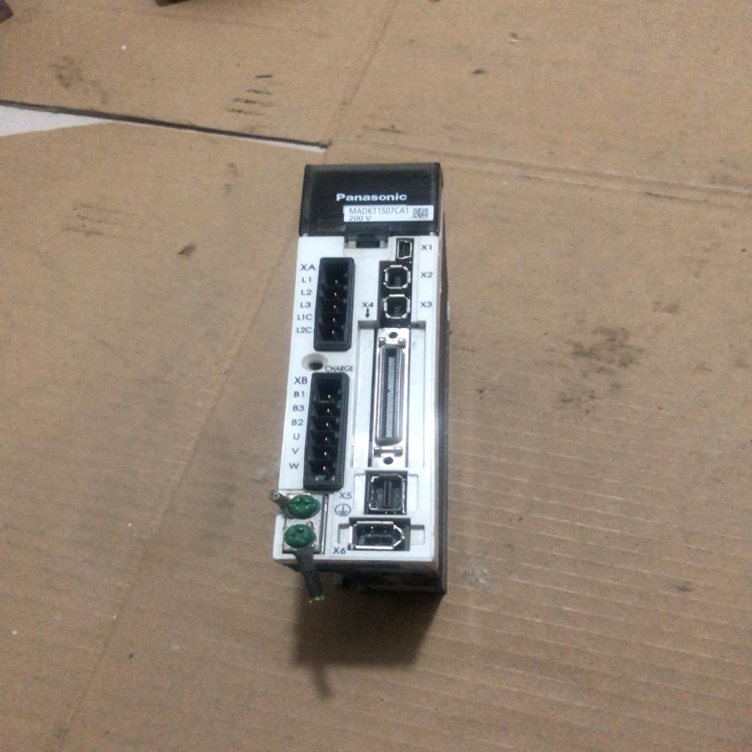 议价松下伺服驱动器 MADKT1507CA1，200瓦，实物图片