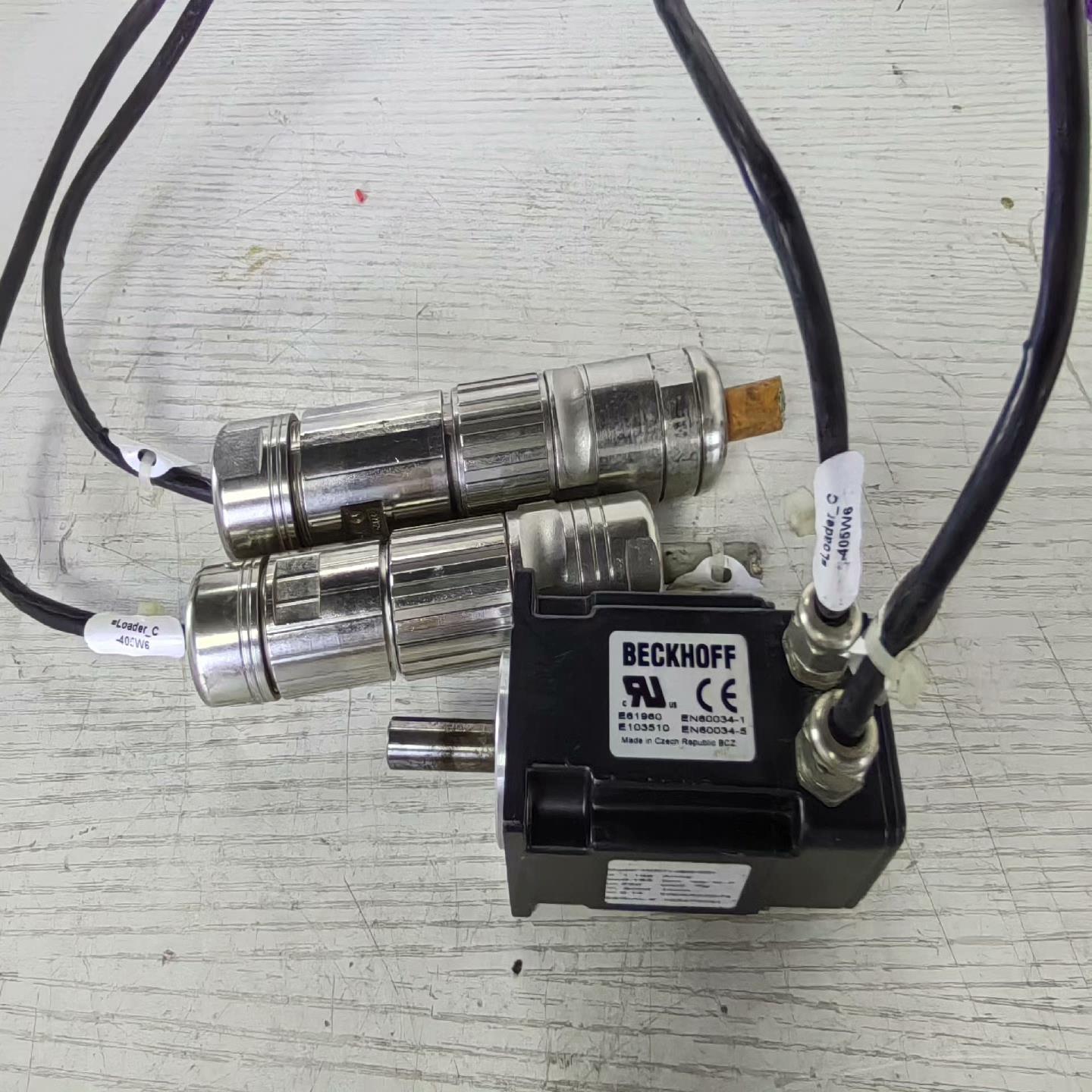 BECKHOFF伺服电机AM3011-0B00-0001带插（地坛设备）