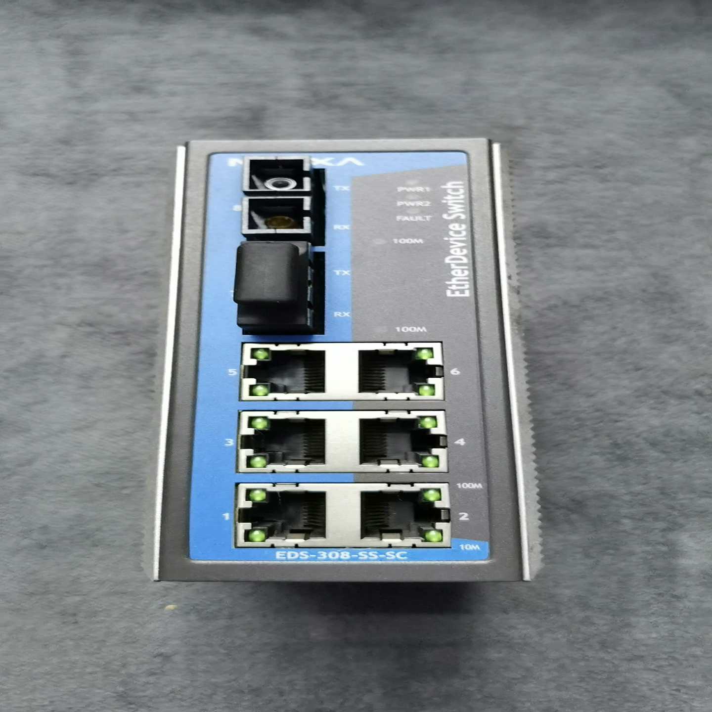 议价MOXA摩沙EDS-308-SS-SC交换机，实图拍摄，外观