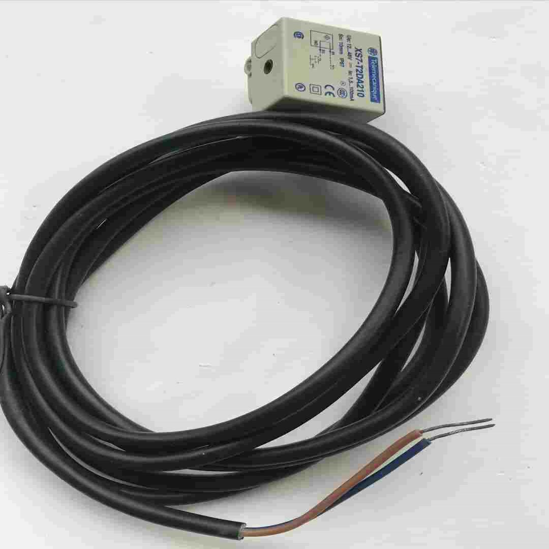XS7-T2DA210电感式接近开关询价