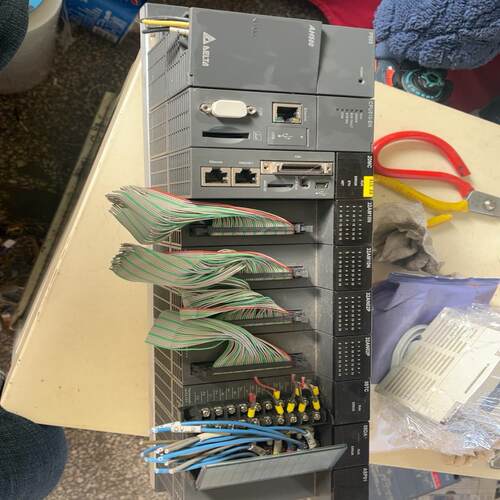 议~台达cpu510-en一组、成色如图、邮费自理