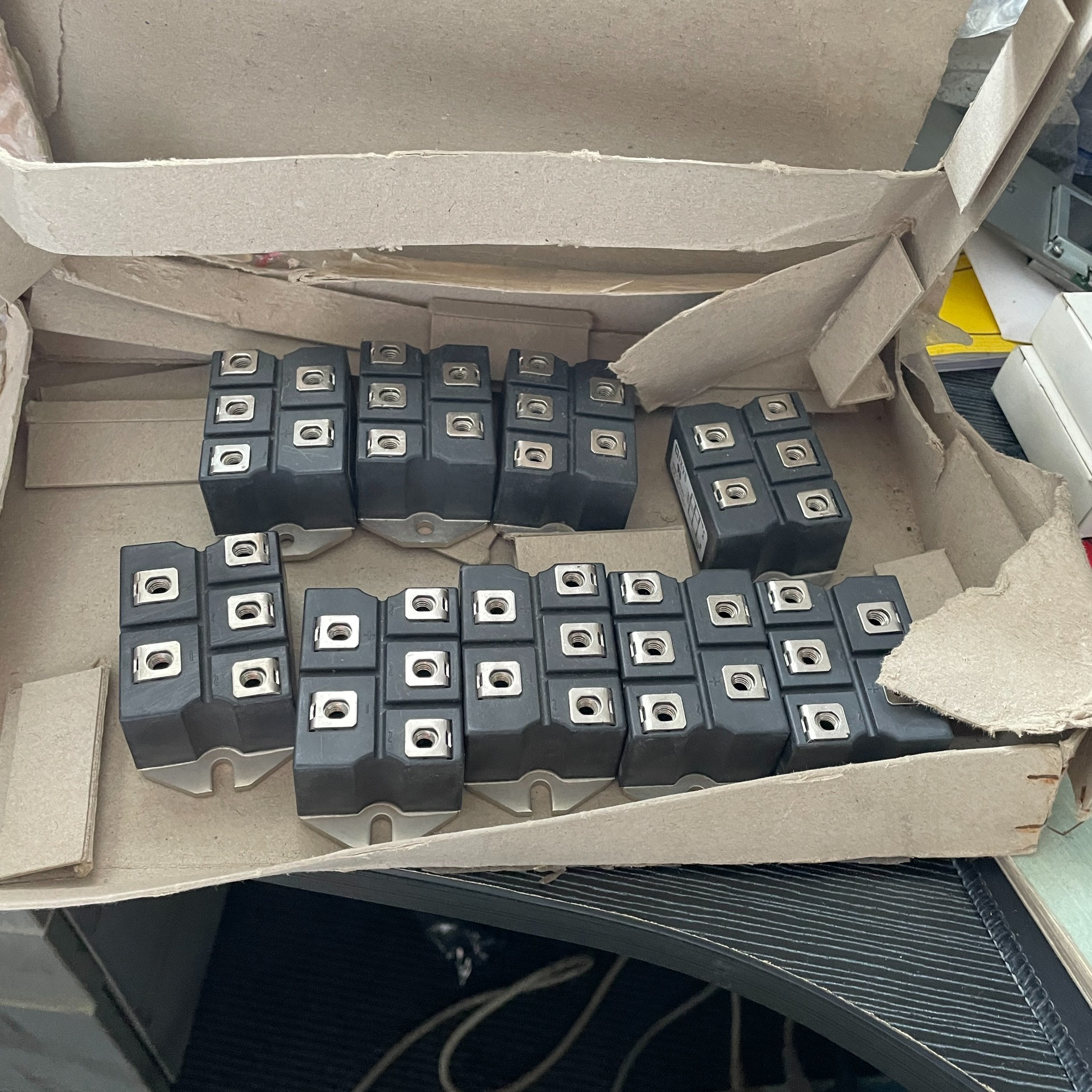 IXYS艾赛斯 VUO 62-12 N07 三相整流桥模块~询价