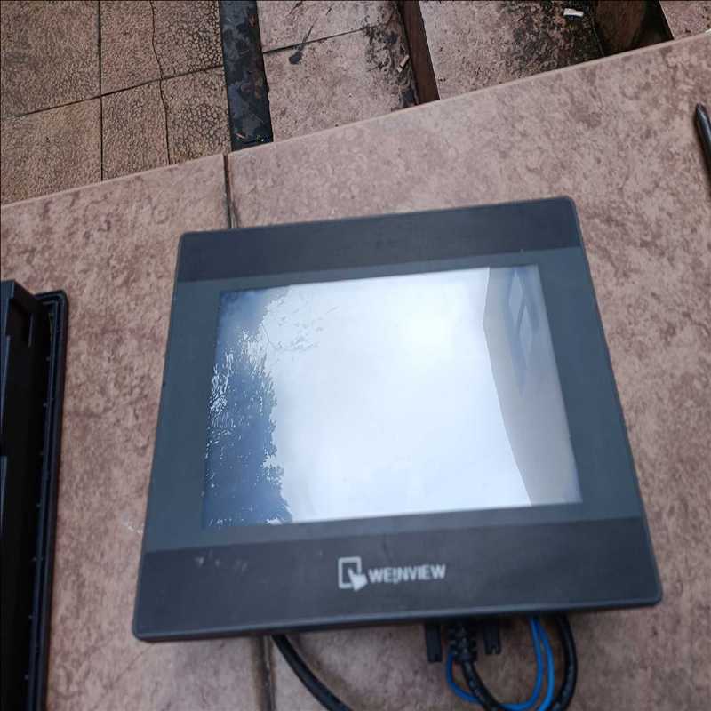 威纶通触摸屏MT6070iH5wv，功能完好，9成新带线实物（崽载电子）