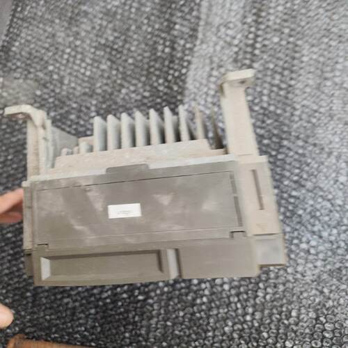 富士g11系列变频器，1.5kw380v，成色如图，~询价