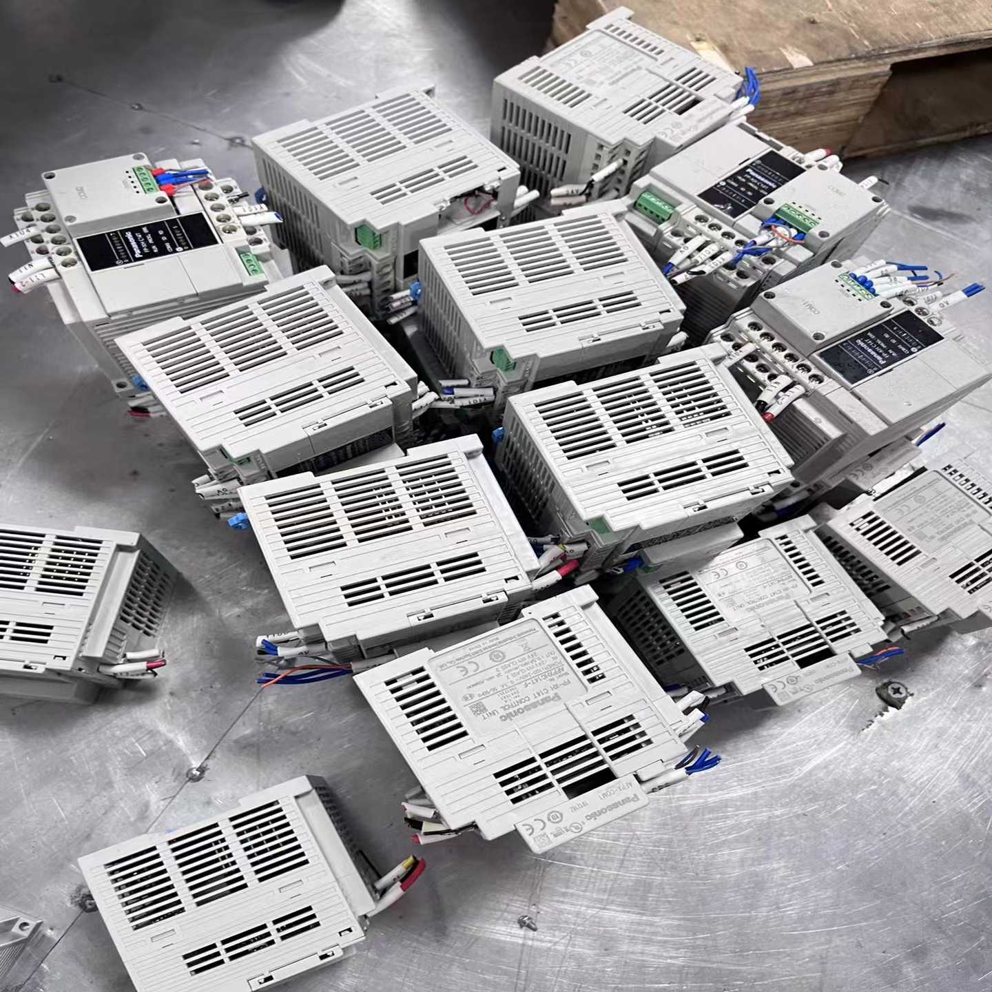 议价松下plc，afpxhc14t-f，成色充新，功能包好，丰功