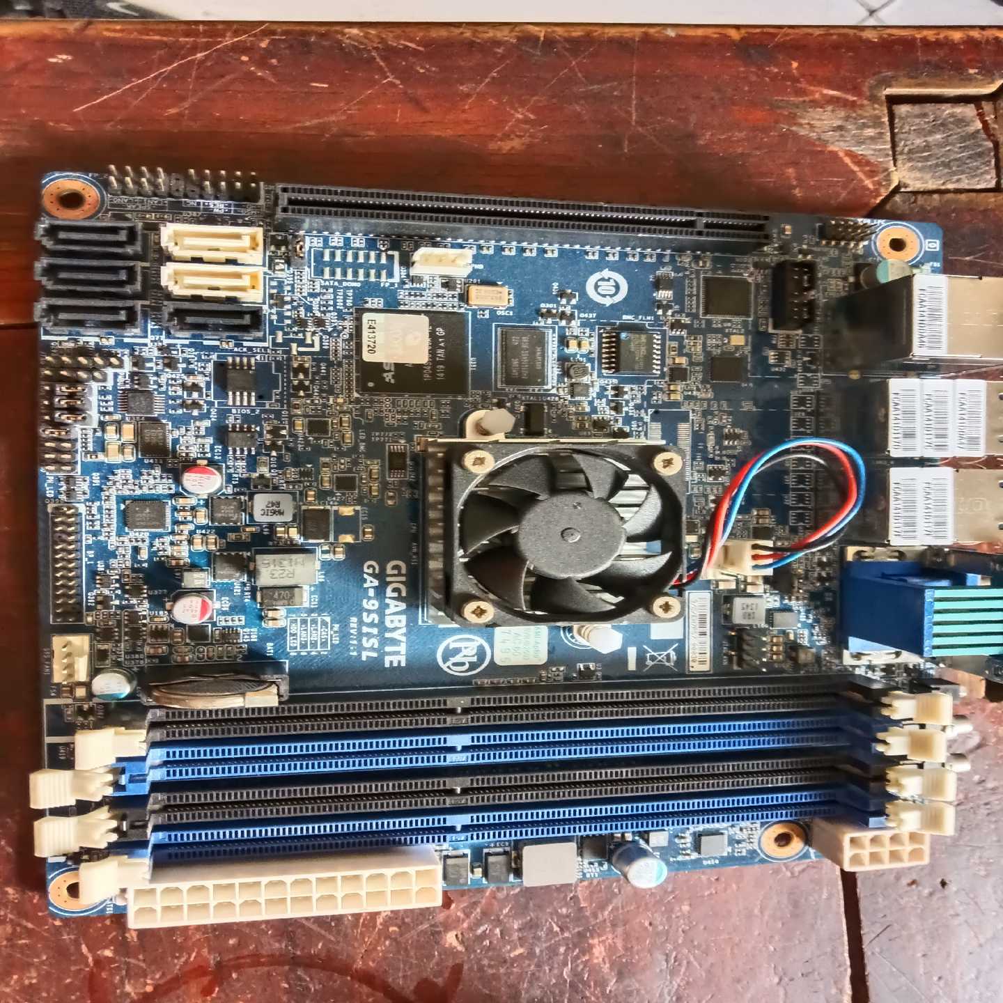 主板:GA-9SISL，集成CPU，5个网卡接口 可以做【鑫鑫商铺】