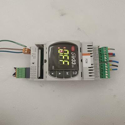 议价CAREL卡乐ir33温控器DN33E9HR20数量2个通电