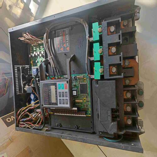 (议价)frn30p11s-4cx富士变频器   没有上盖可直拍