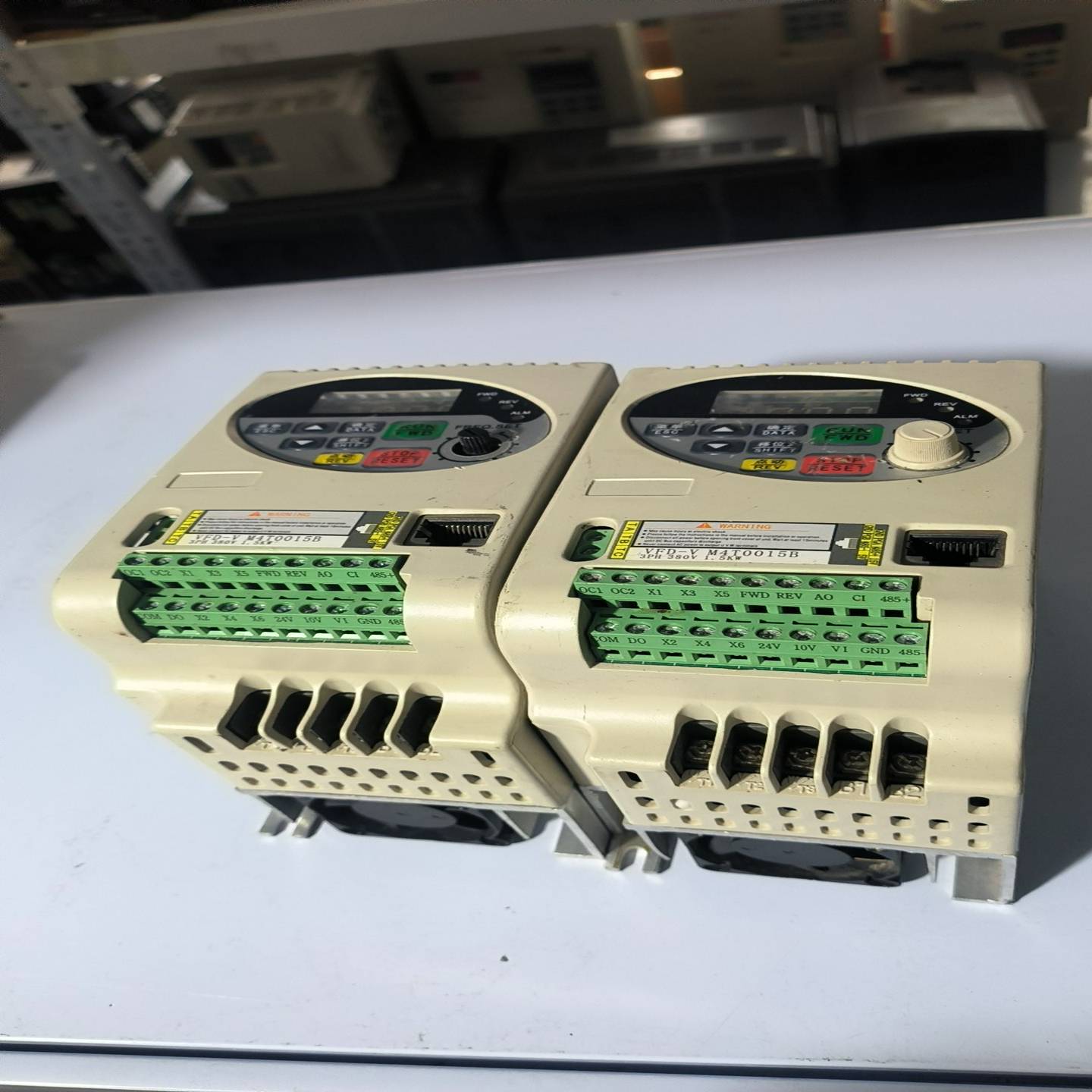 精驱变频器VFD-V A4T0015B实物图 1.5KW 3~询价
