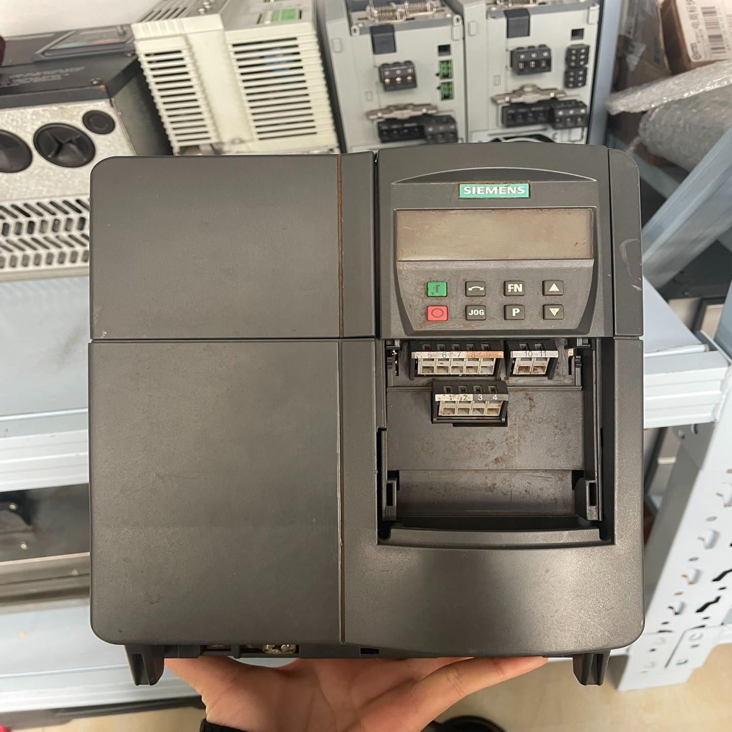 6ES6420-2UD27-5CA1变频器，~询价