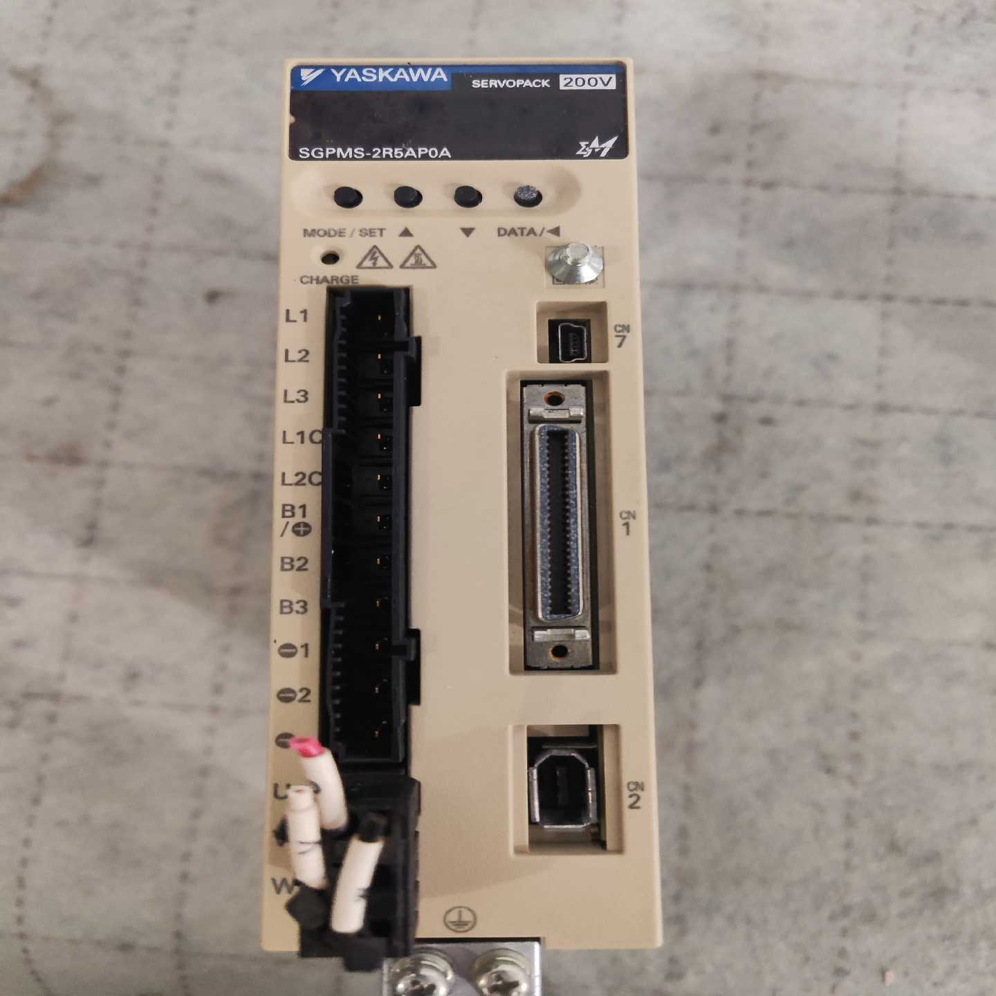 SGPMS-2R5AP0A 安川伺服驱动器550W 拆机实物【鑫鑫商铺】
