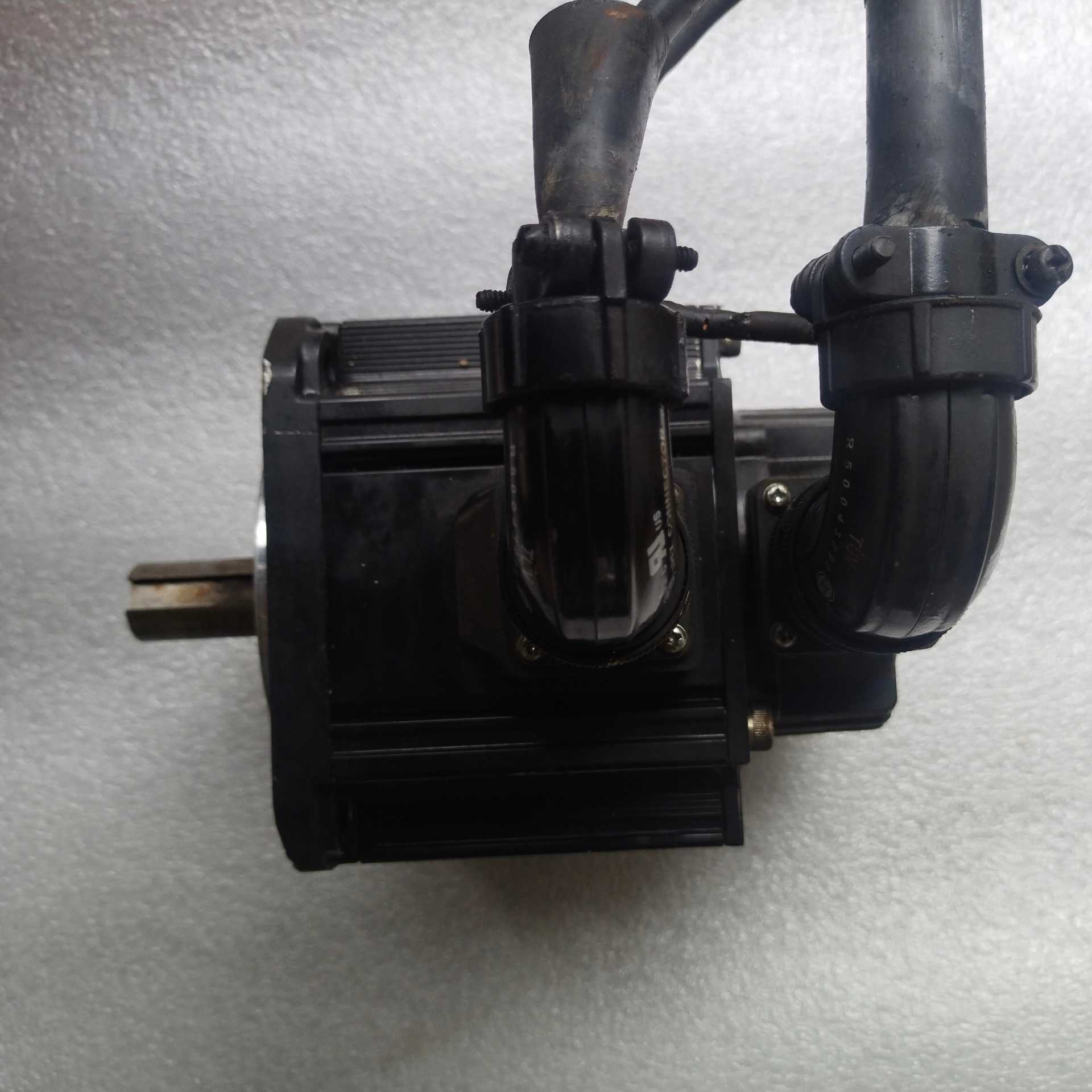 议~富士伺服电机，型号GYG102CC2－T2G，成色如图，