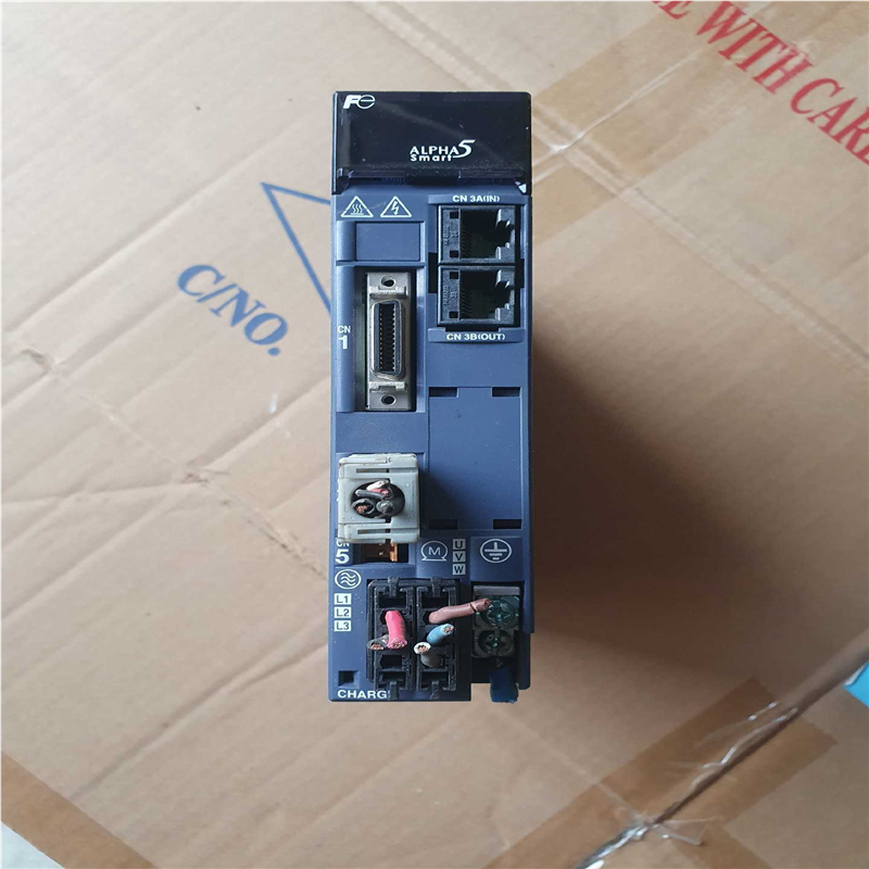 议~富士驱动 RYH401F5-VV2    400W 漂亮