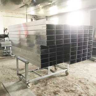 不锈钢防火槽式喷塑电缆桥架热浸锌铝合金槽盒热镀锌金属线槽定制