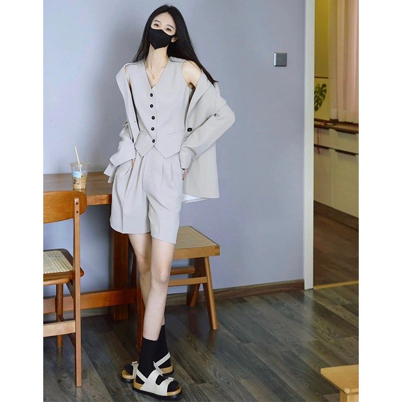 夏季女装成套搭配名媛轻奢高级感气质女神范西装马甲短裤两件套装