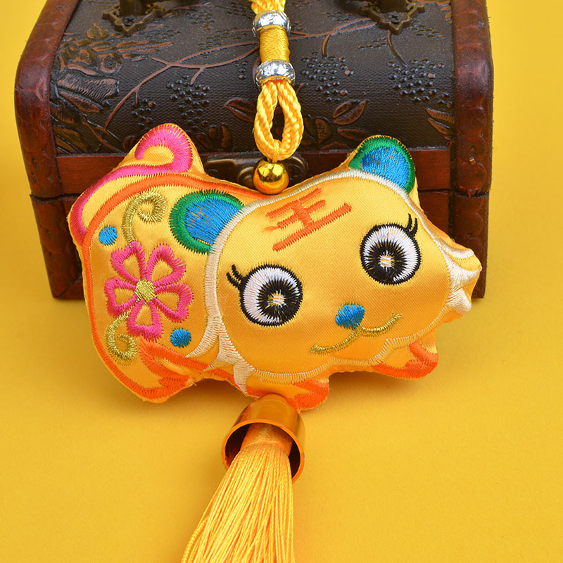 生肖汽车挂件刺绣挂件民间手工艺送老外礼品车内挂饰包配饰十二生