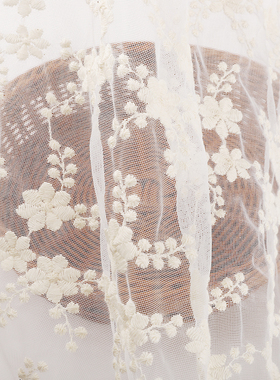 高端1.3米宽白色杏色网纱刺绣婚纱蕾丝面料裙子布料桌布窗帘柔软