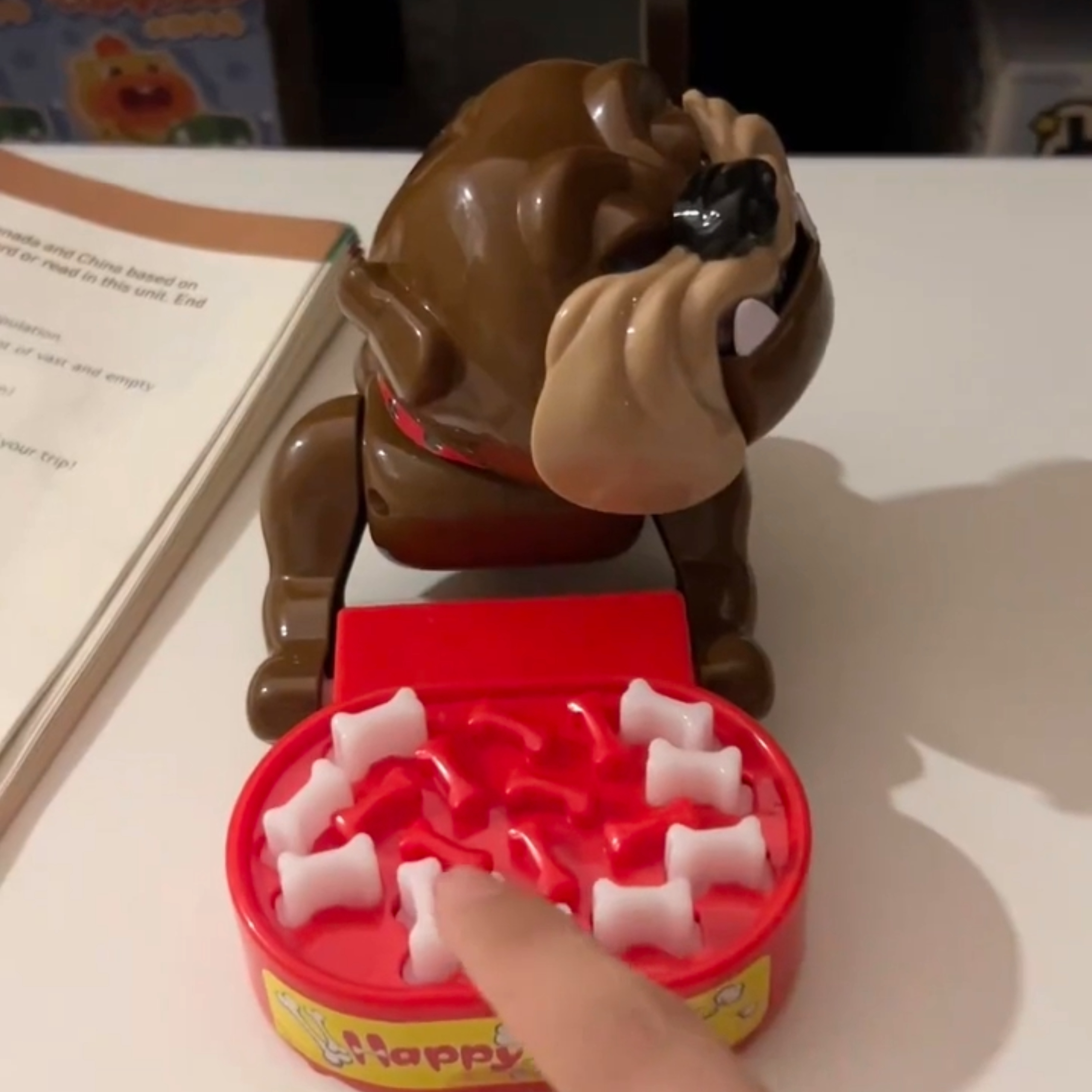 整蛊小心恶犬偷骨头狗咬手指桌面游戏拨牙狗玩具亲子互