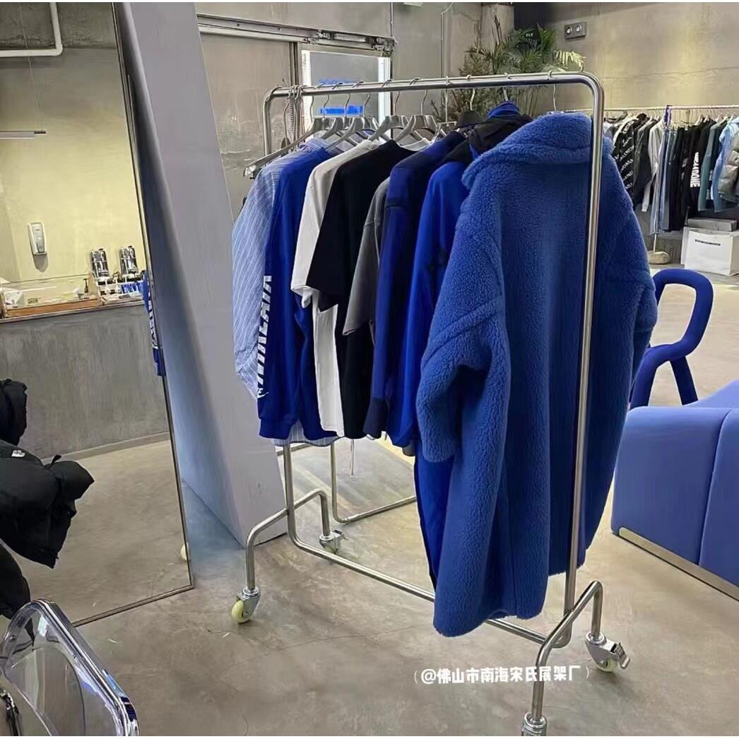 新款服装店展示架不锈钢带轮挂衣杆女装衣服货架移动带滑轮子中岛