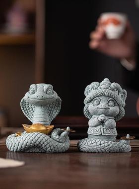 新中式招财眼镜王蛇献宝茶宠摆件舞狮灵蛇鱼缸盆栽造景桌面装饰品