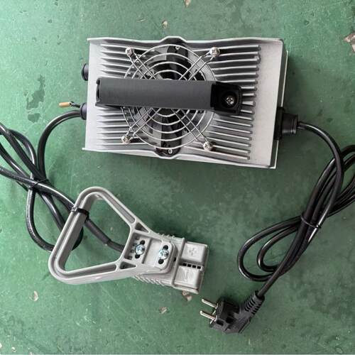 出口洗地机充电器欧规插头24V25A洗地机电源连接器充电器GM-MINI