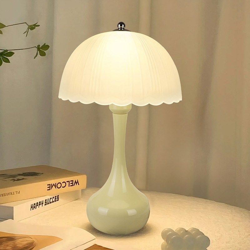 台灯卧室床c头柜灯轻奢高级感2024年新款主卧颜值奶油公主风小夜