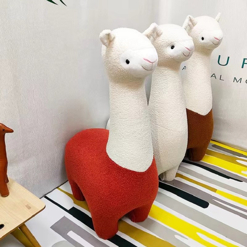 知一家居羊驼凳毛绒创意小羊坐凳网红凳客厅摆件乔迁礼物家用凳子